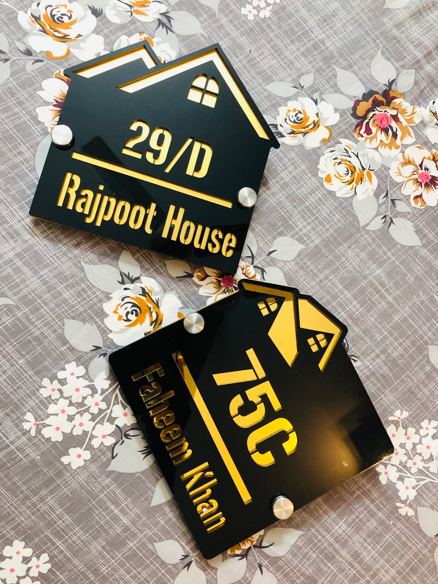 Outdoor Home Shaped Modern House Plates  ( Black with Golden )